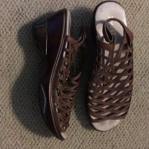 Jambu Sandals